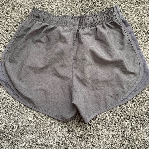 Grey Nike shorts sizes S and XS - Picture 2 of 4